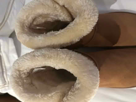 Photo of free Hush puppy women’s slippers (Camberley GU15) #3
