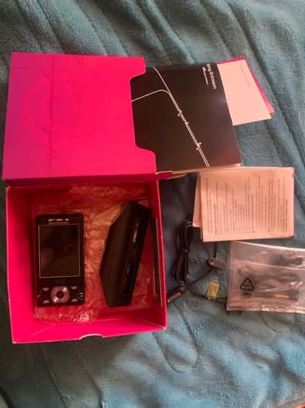 Photo of free Sony Ericsson mobile phone (Toxteth L8) #2