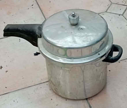 Photo of free Aluminium pressure cooker (Earley RG6) #1