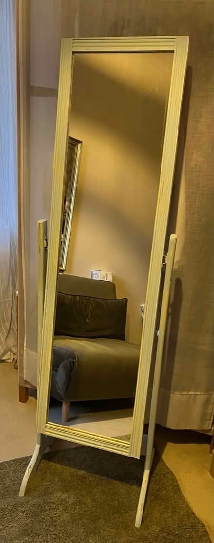 Photo of free Full Length Freestanding Mirror (G43 Pollokshaws) #1