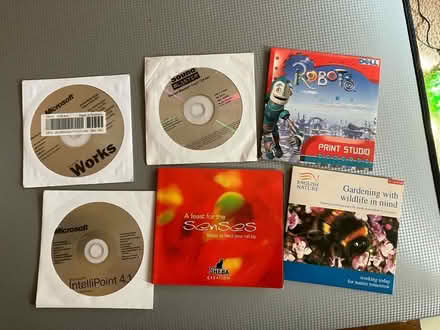 Photo of free Various pc discs (Brinnington SK5) #1