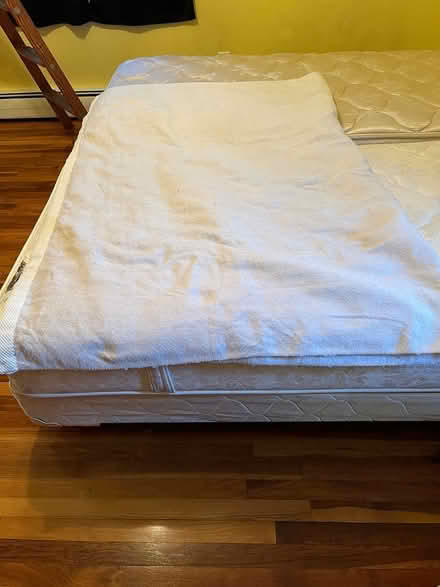 Photo of free Twin size blanket (Gardner near Friendly’s) #1