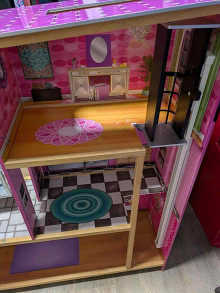 Photo of free Doll House (21146) #2