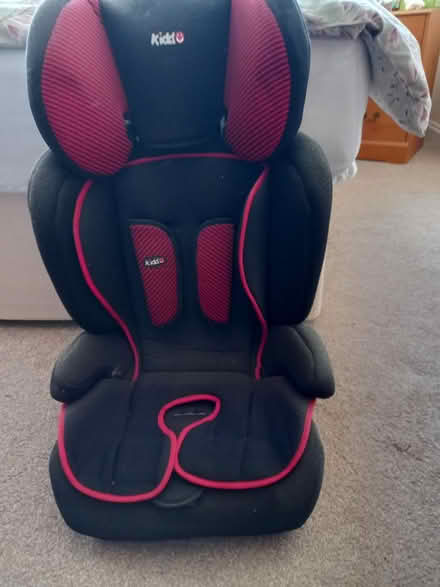 Photo of free 2 child car seats 9months to 11yrs (pitsea SS13) #1