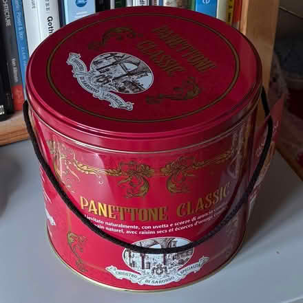 Photo of free cake tin (Pittville GL50) #1