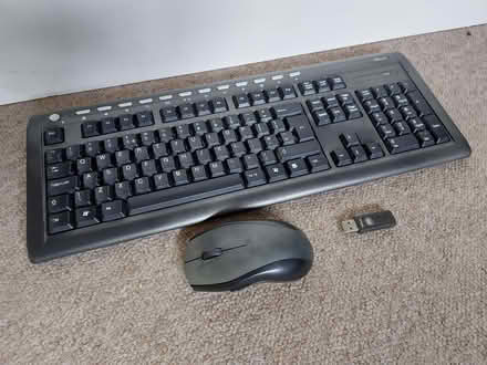 Photo of free Wireless Mouse and Keyboard set (Thornbury BS35) #1
