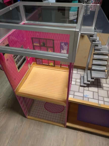 Photo of free Doll House (21146) #3