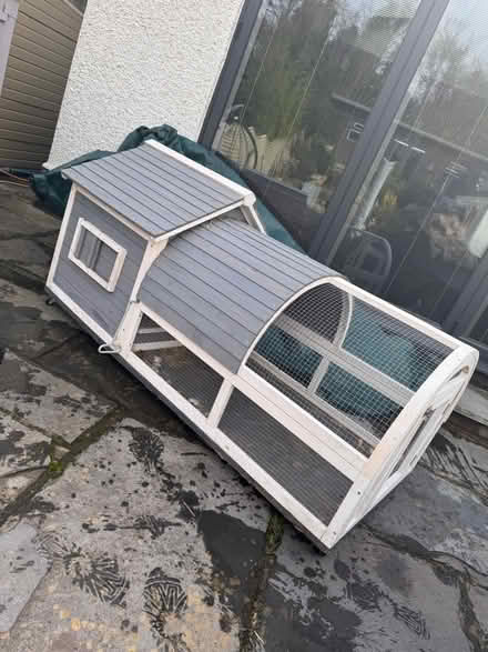 Photo of free Large Rabbit Guinea Pig Hut (Anerley SE20) #1
