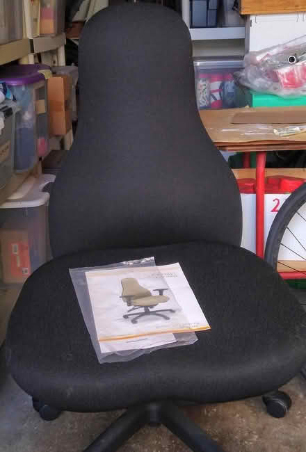 Photo of free desk chair, very adjustable (Albany) #1