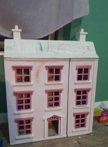 Photo of free Wooden dolls house (SW19) #2
