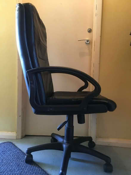 Photo of free Comfortable Executive Office chair, black faux leather (Cradley WR13) #2