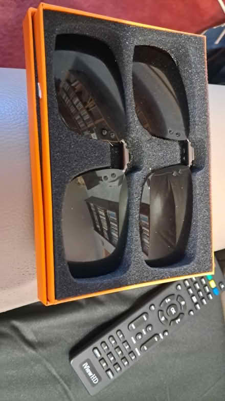 Photo of free poleroid clip ons (EX2 hamilton avenue.) #1