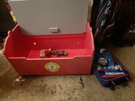 Photo of free Child's toy chest (Chesterton Road CB4) #1