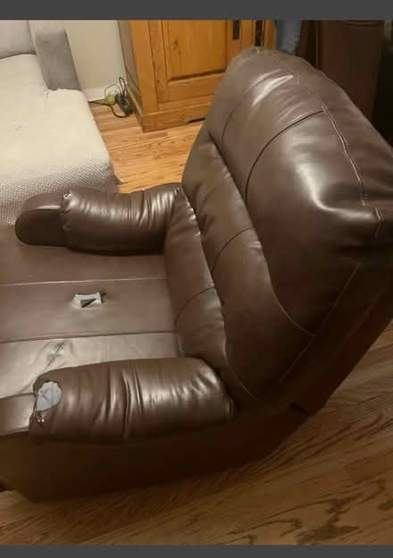 Photo of free recliner (Manor. San Leandro) #1