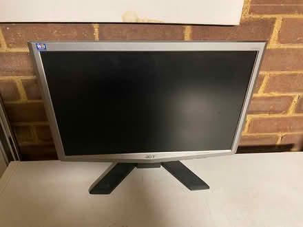 Photo of free Computer screen (St Albans drakes drive) #1