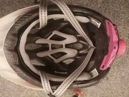 Photo of free Met Girls/Ladies Bike MTB Helmet (CR3 Caterham) #4