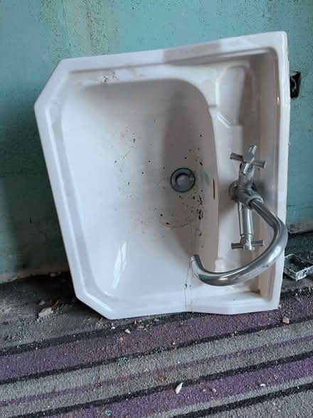 Photo of free Wash basin (NG23 long Bennington) #1