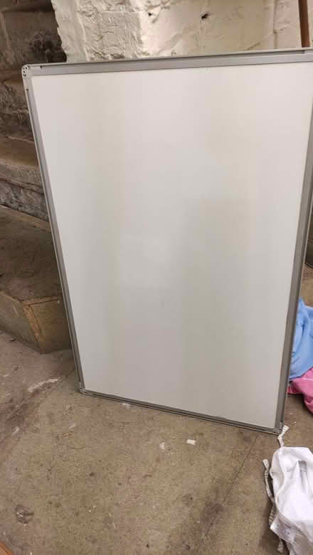 Photo of free White Board (Old Isleworth) #1