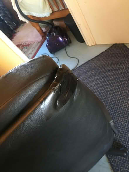 Photo of free Comfortable Executive Office chair, black faux leather (Cradley WR13) #4