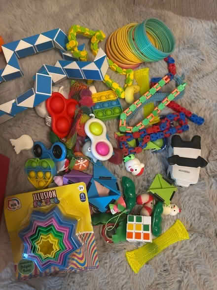 Photo of free Fidgets (DA11) #3