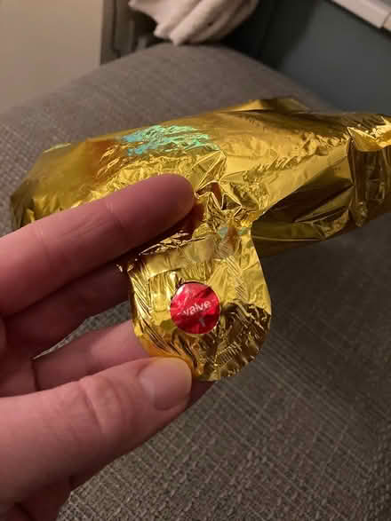 Photo of free Small gold ‘5’ foil balloon (TN35 Ore) #3