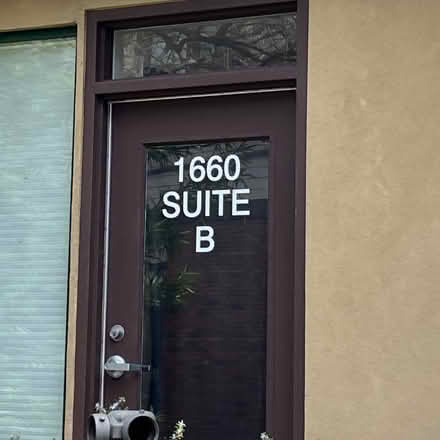 Photo of free Dog kennel house on the street (1660 2nd Street, San Rafael) #3