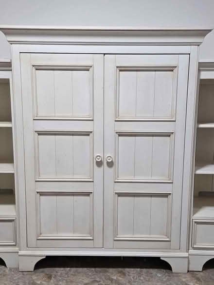 Photo of free white storage cabinet (Cuttermill neighborhood) #1