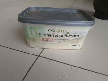 Photo of free paint - 2.5l (Bents Green S11) #2