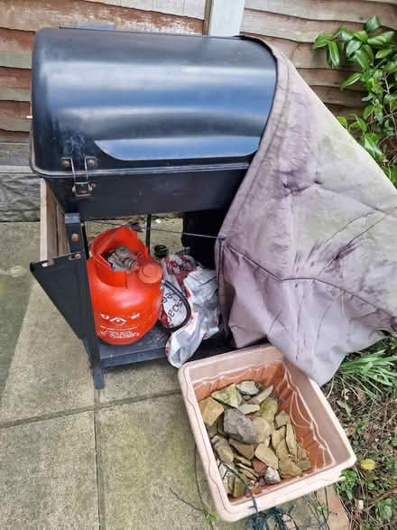 Photo of free BBQ Needs a good clean (WF43BD) #1