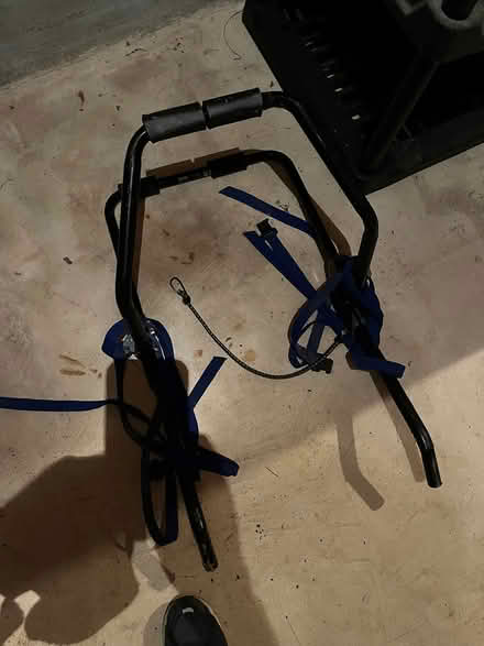 Photo of free Thule Bike Rack for Car (Graduate Hospital) #2