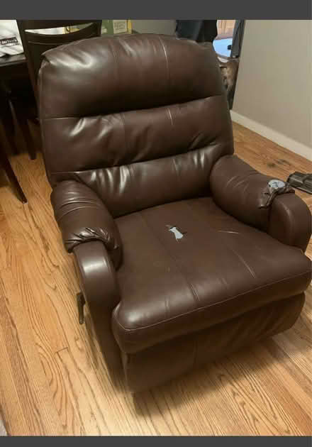 Photo of free recliner (Manor. San Leandro) #2