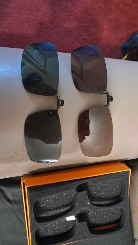 Photo of free poleroid clip ons (EX2 hamilton avenue.) #2