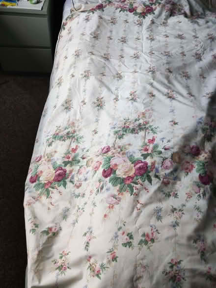 Photo of free Duvet cover and pillow cases (Wrenthorpe WF2) #1