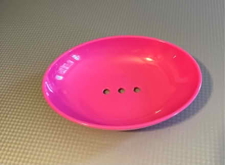 Photo of free Pink soap dish (Brinnington SK5) #1