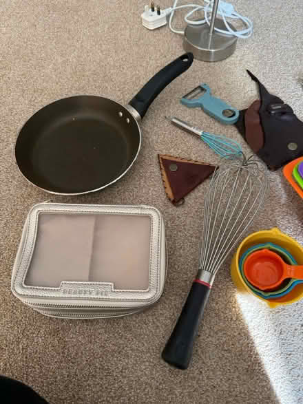 Photo of free Collection of kitchen/house items (Woking) #1