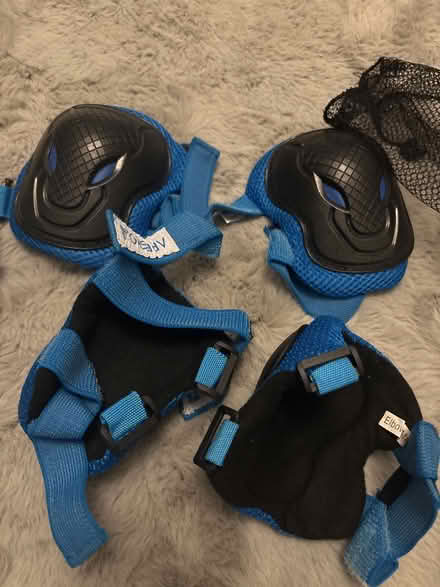 Photo of free Scooter/Bike/Skateboard pads (DA11) #3