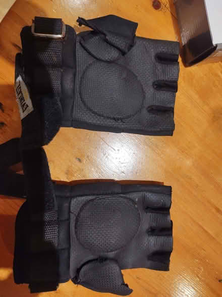 Photo of free Weighted gloves (Oxford-Freegle CGA OX3) #2