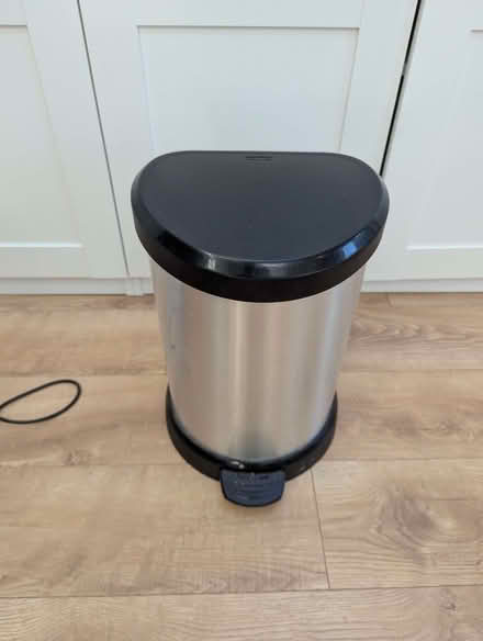 Photo of free Bin (Town Furze OX3) #1