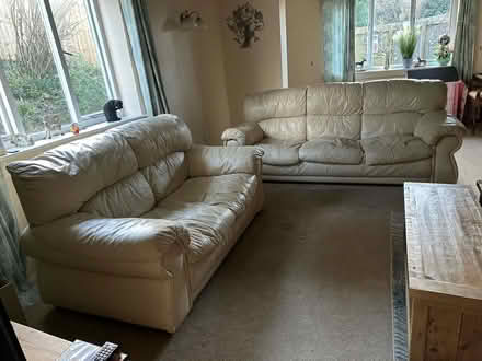 Photo of free Settees (Nox SY5) #1