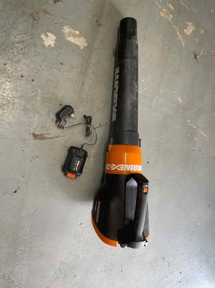 Photo of free Leaf Blower (Vienna) #1
