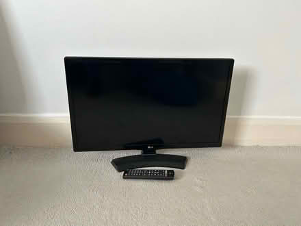 Photo of free Lg lcd tv (Mitcham CR4) #2