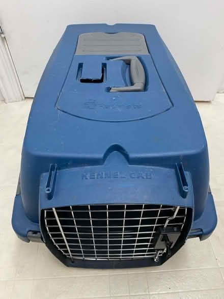 Photo of free Pet carrier (Bloor/ The West Mall) #1