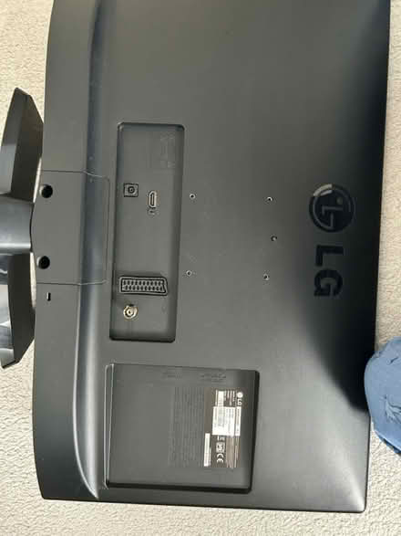 Photo of free Lg lcd tv (Mitcham CR4) #3
