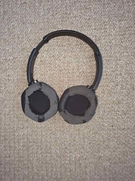 Photo of free JVC Bluetooth adjustable headphones 🎧 (Chingford Mount E4) #2