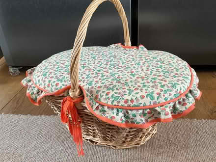 Photo of free pretty quilted sewing basket (Redhill Meadvale RH1) #2
