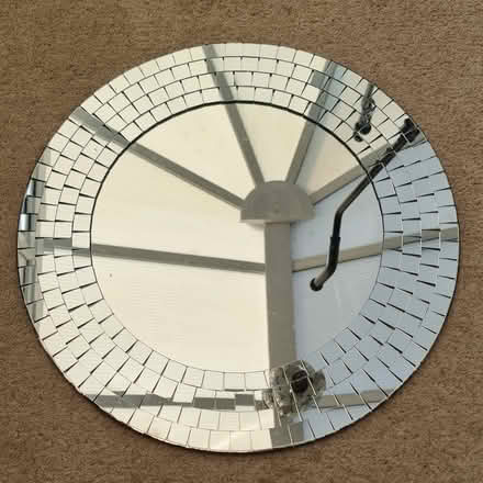 Photo of free Round mirror (Bean, Dartford. DA2) #1
