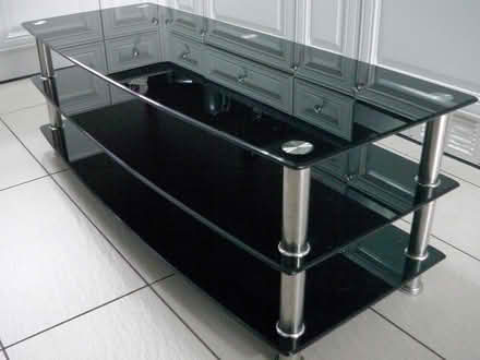 Photo of free glass tv stand (Runcorn WA7) #1