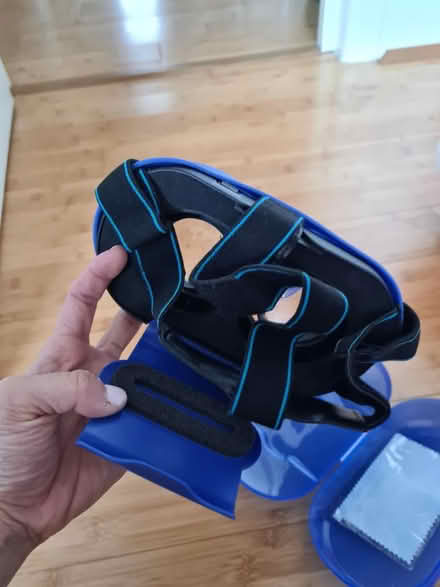 Photo of free VR headset to use with phone (Wood green N22) #2