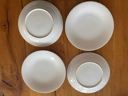 Photo of free White dinner plates (large) (Colwall Stone WR13) #2