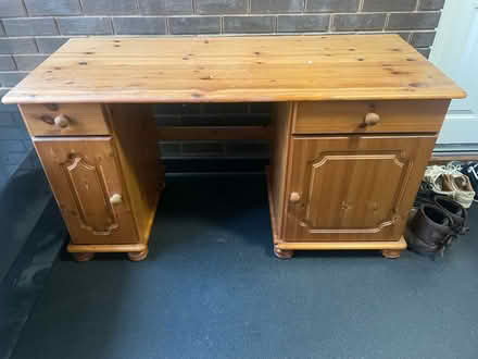 Photo of free Desk (CT20) #1